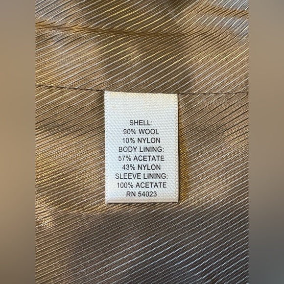 Women’s Banana Republic Wool Italian Fabric Coat Size XS NWOT - Picture 4 of 6